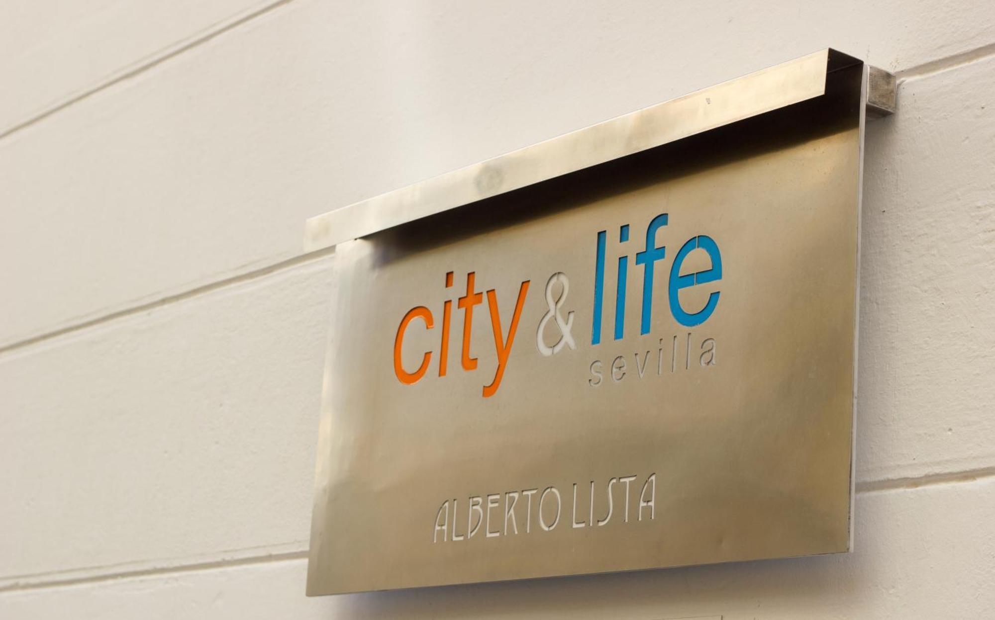 Life Apartments Alberto Lista Séville Extérieur photo