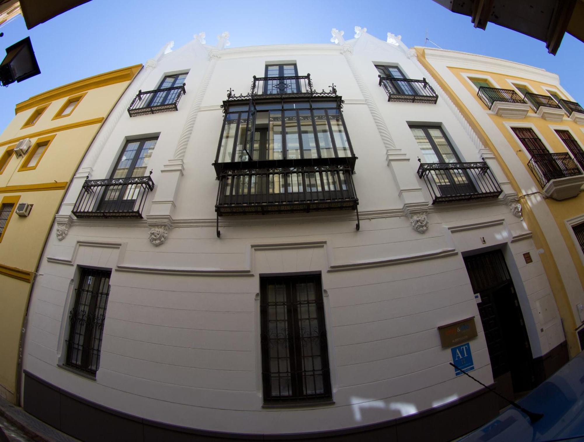 Life Apartments Alberto Lista Séville Extérieur photo
